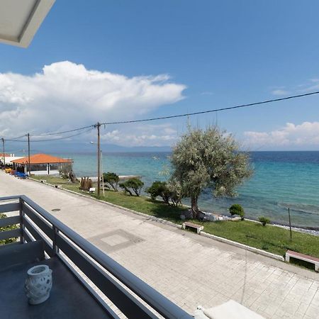 Golden Seaside 1 Apartment Nea Roda Exterior photo